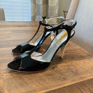 Kenneth Cole open-toe t-strap black pump